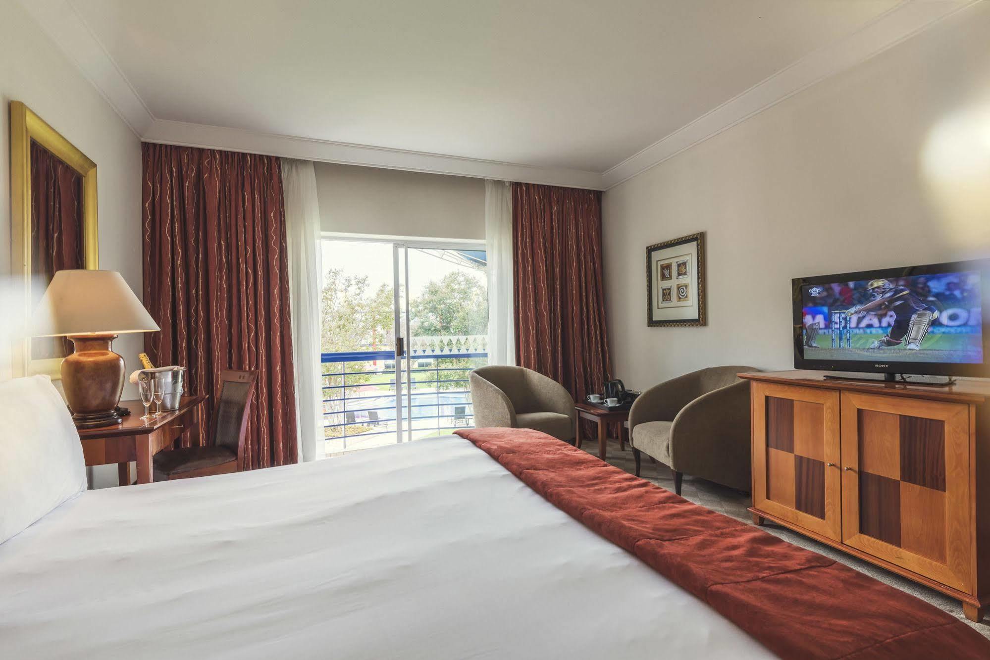 Carnival Club Hotel Johannesburg Buitenkant foto
