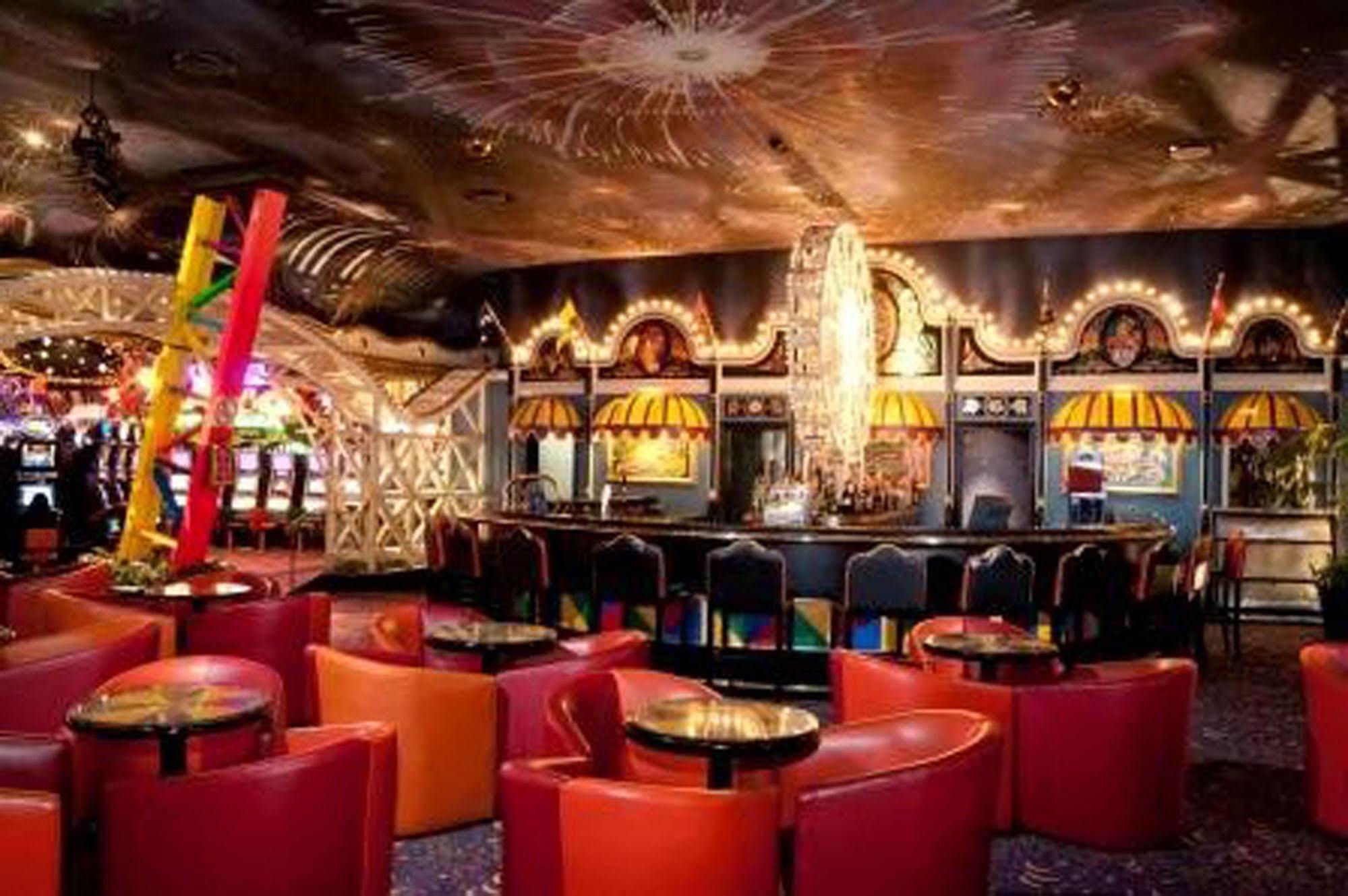 Carnival Club Hotel Johannesburg Buitenkant foto
